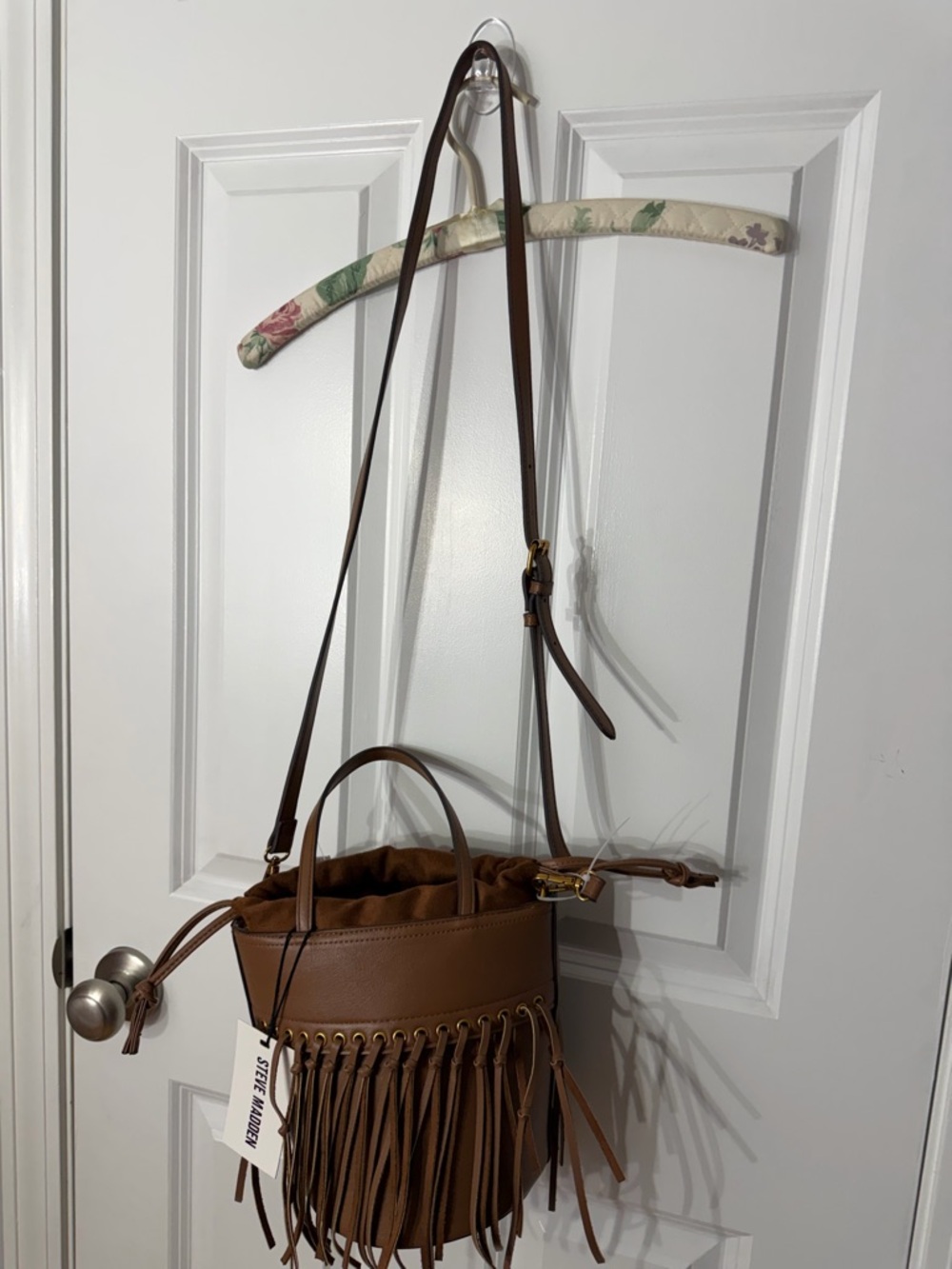 Steve Madden Tan Fringe Bucket Bag Adjustable Strap Detachable Insert Crossbody - Picture 5 of 15